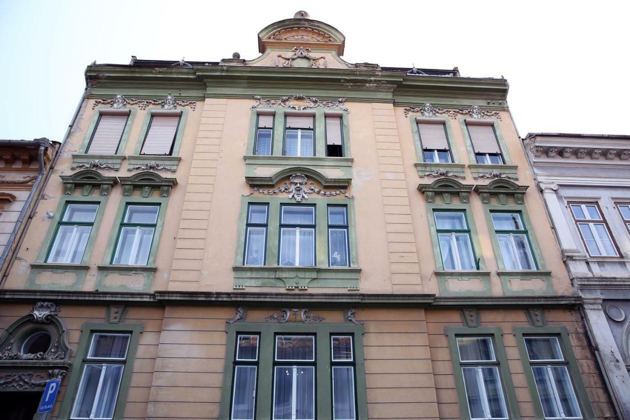 Schick Apartment Sibiu Eksteriør billede